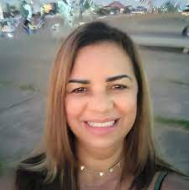 <em>Lucía N.</em>